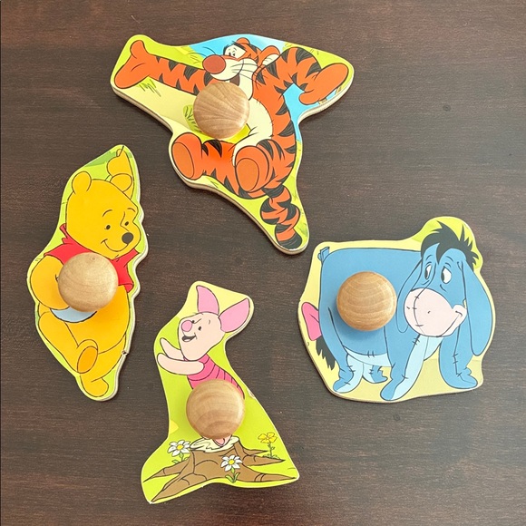 Melissa & Doug Disney Baby Winnie the Pooh and Friends Jumbo Knob Wooden Puzzle - Picture 3 of 7
